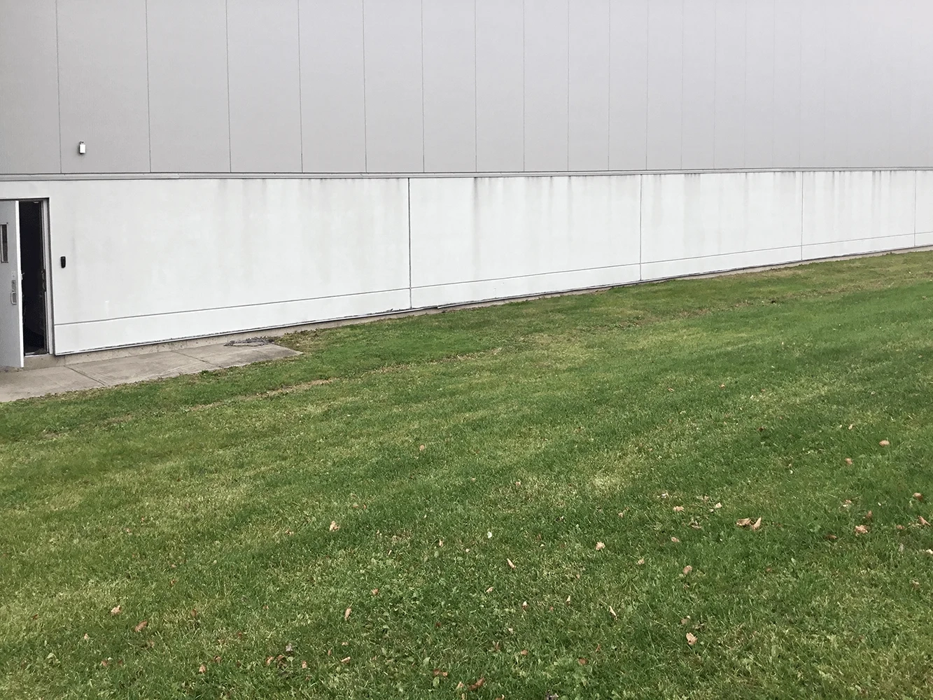 Espace pour employés avant aménagement - Projet commercial